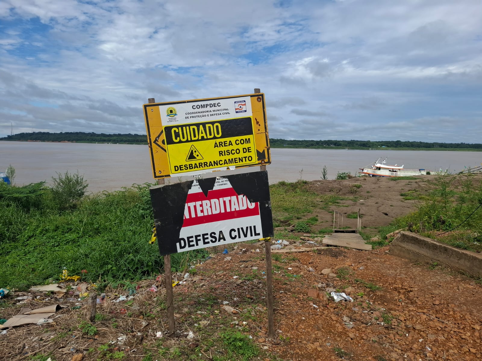 Defesa Civil já interditou a área e realiza acompanhamento diário da movimentação do solo