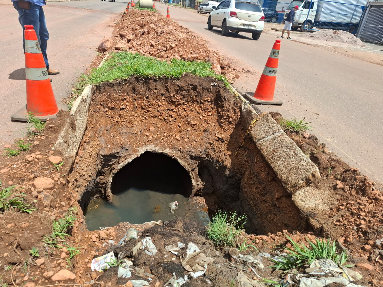 Pontos de alagamento estão sendo acompanhados por equipes da Prefeitura de Porto Velho